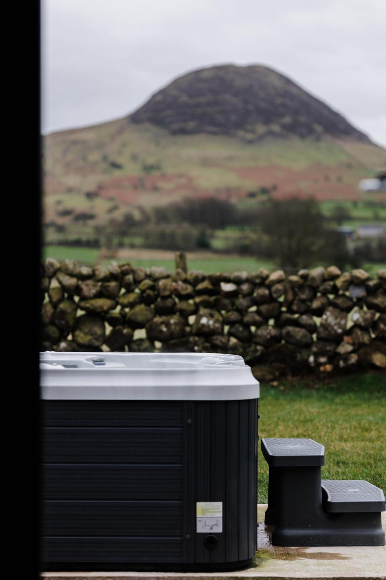 Slemish Hideaway - Funky Pheasant Broughshane Exterior foto